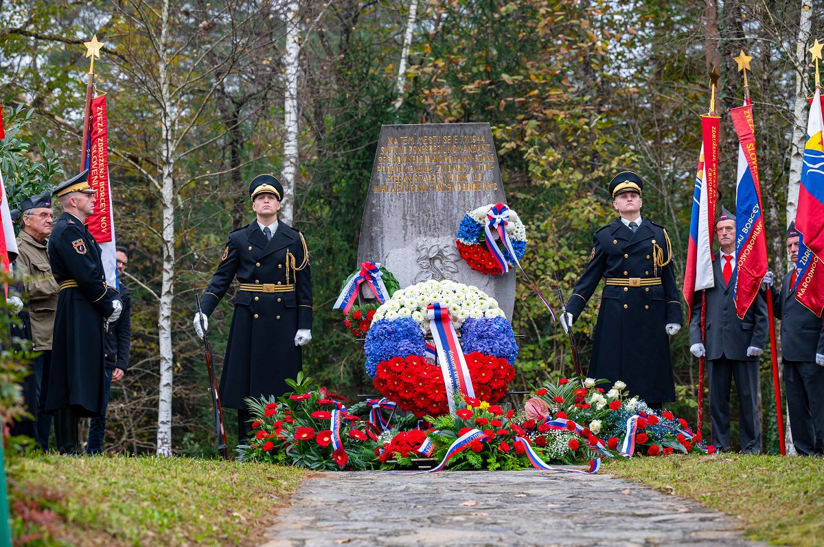 2024_11_07 Spominska svečanost ob 80. obletnici tragične nesreče Franca Rozmana - Staneta_Foto_Uroš Novina_056.jpg