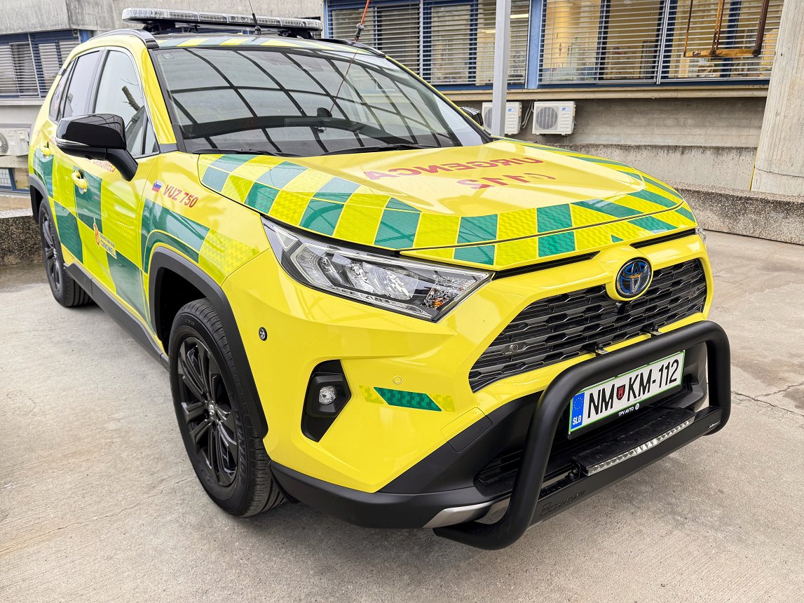 Predaja novega vozila urgentnega zdravnika ZD Črnomelj (4).jpg