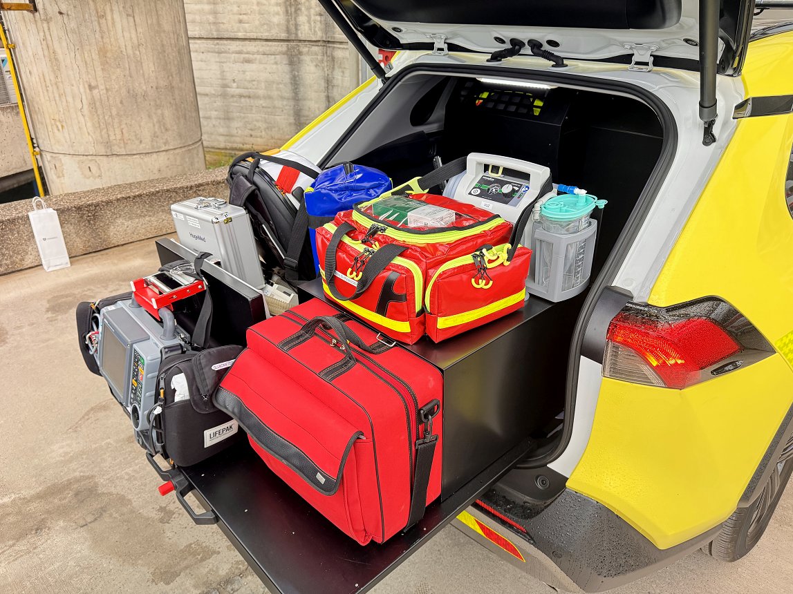 Predaja novega vozila urgentnega zdravnika ZD Črnomelj (7).jpg