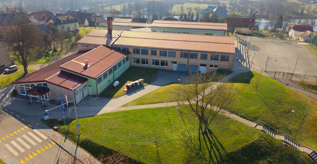 Slika OŠ Vinica iz zraka